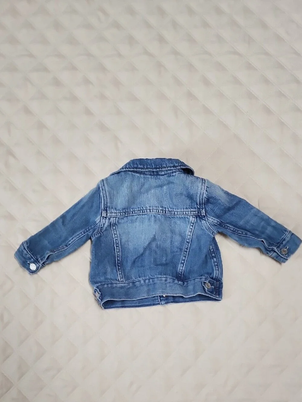 Gap Denim Blue Jacket Infant 6-12 months snap closure